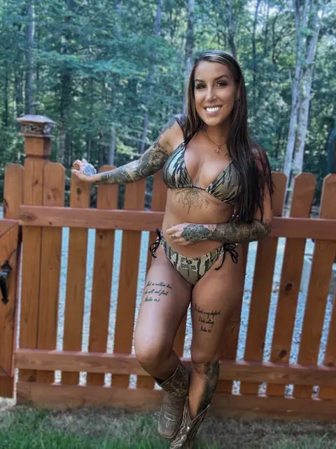 Bottomland Brunette on OnlyFans