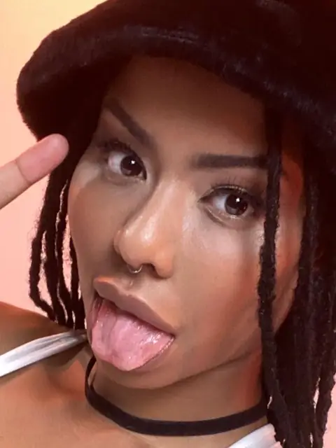 Kira Noir OnlyFans profile