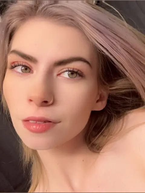 Tiny_babygirl01 on OnlyFans
