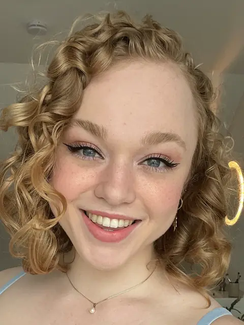 Sarah Calanthe Curvy Cock Tease on OnlyFans