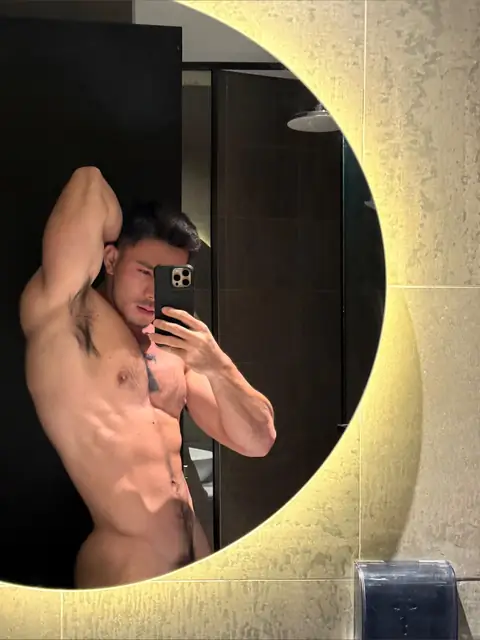 Seven_nguyen56 on OnlyFans