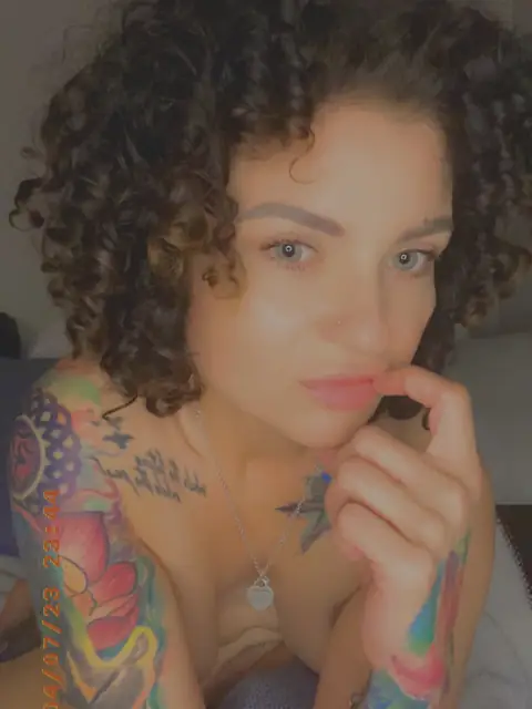 Green eyes on OnlyFans