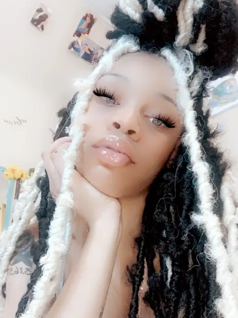 Pr s The wettest distraction on OnlyFans