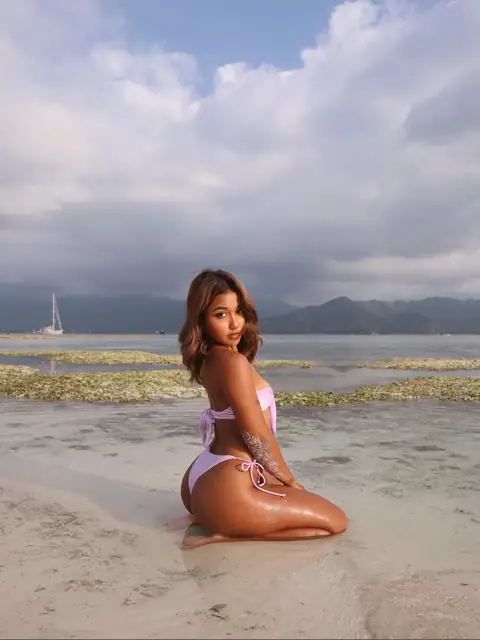 Elle on OnlyFans
