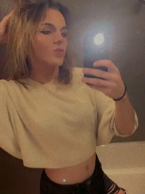 Ember on OnlyFans