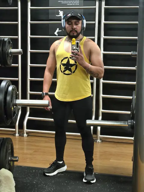 Alejandro G mez on OnlyFans