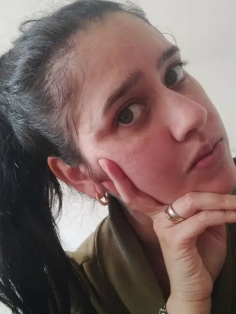 Cheeky Sara (Free) on OnlyFans
