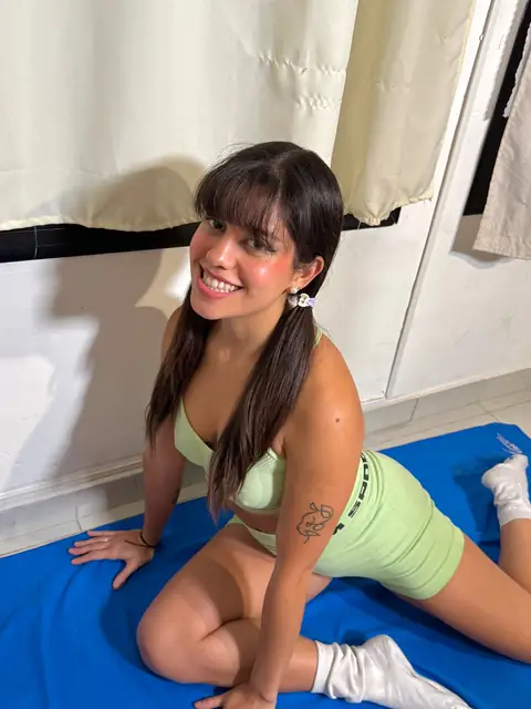 Sara Latina OnlyFans profile