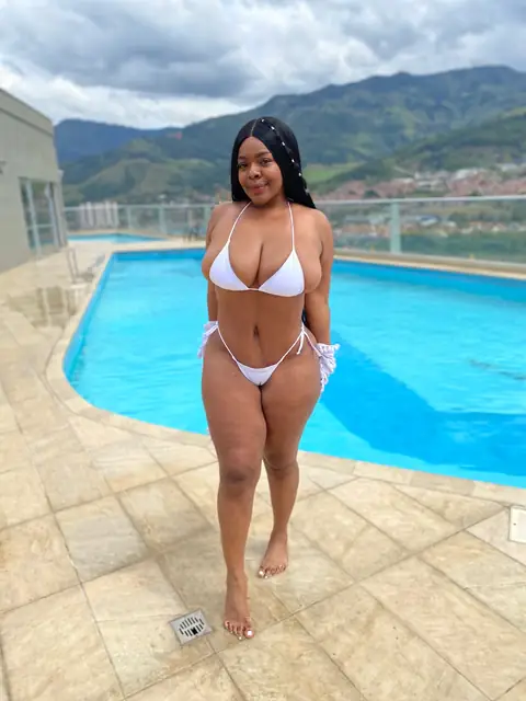 amazon_brunette OnlyFans profile