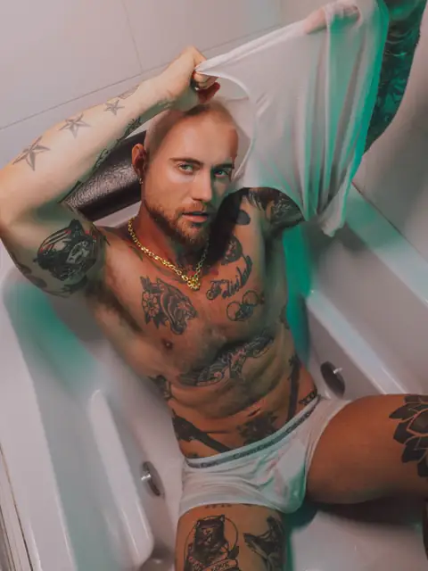 Yuri Bonotto OnlyFans profile