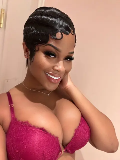 Lorena Vasquez OnlyFans profile