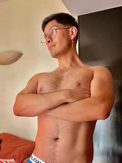 Franky Boy, el chico de los lentes on OnlyFans