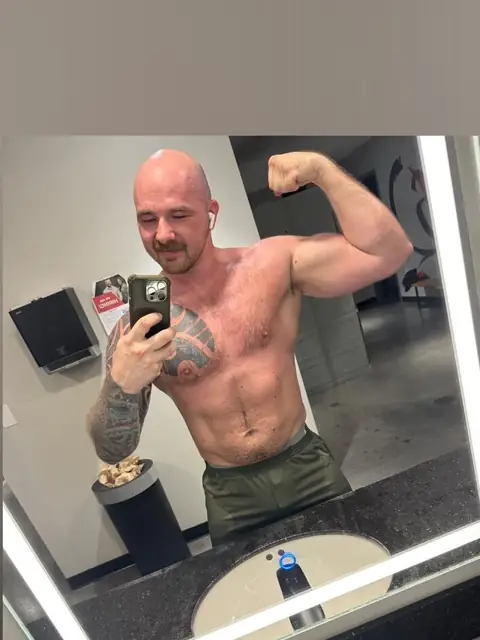 Aaron Evans on OnlyFans