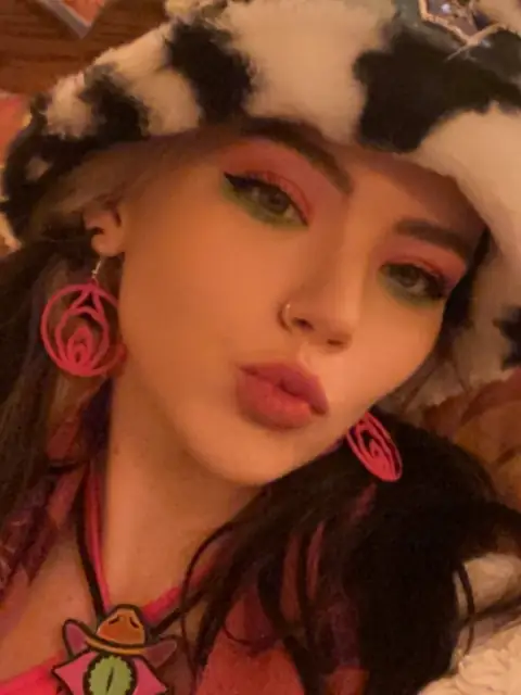 tizzy on OnlyFans
