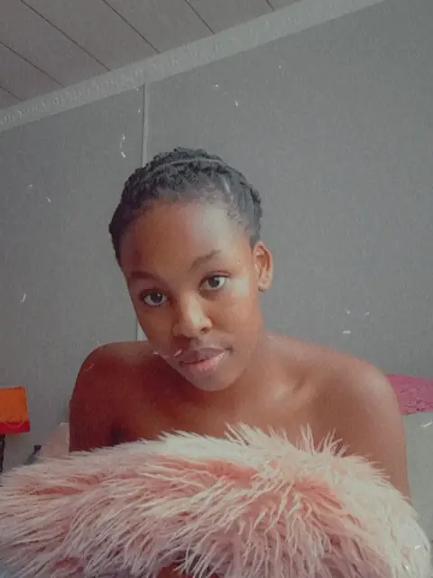 Princess Charlottenhle on OnlyFans