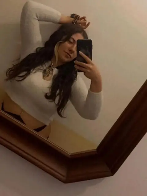 Lola on OnlyFans