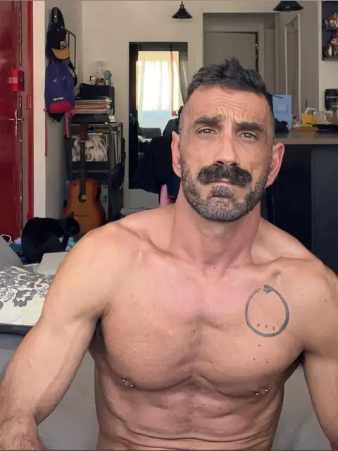 Iwalkunafraid on OnlyFans