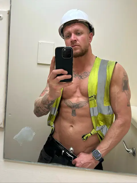 East Sussex Tradie on OnlyFans