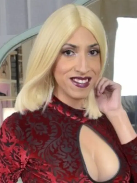 Bella Hart on OnlyFans