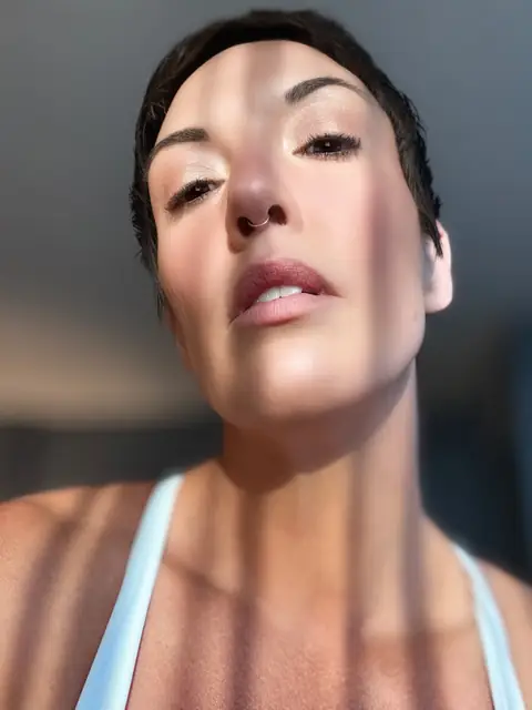 Lara Oh! on OnlyFans