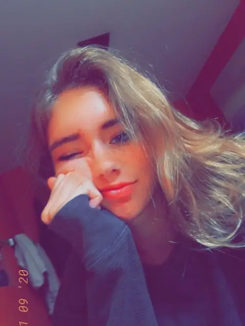 Lora Berry on OnlyFans