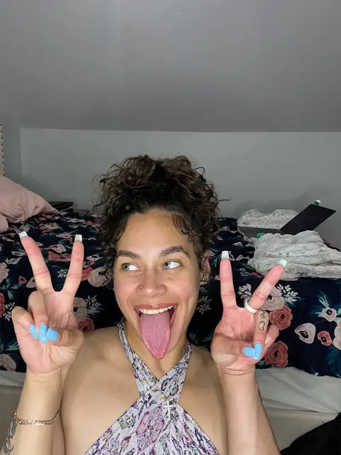 H O N E Y OnlyFans profile
