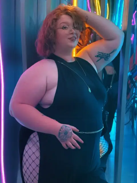 cute peaches OnlyFans profile