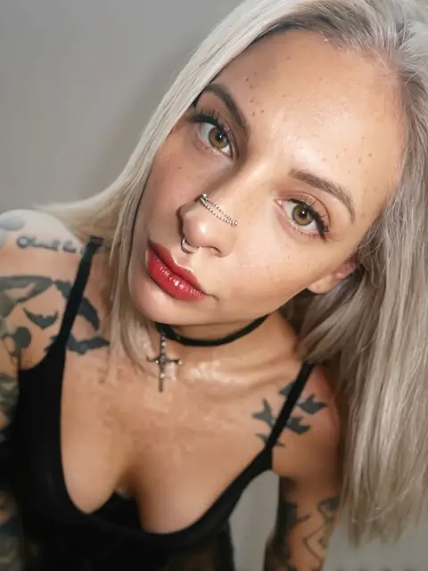 Vanp split tongue & Custom queen on OnlyFans