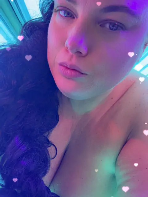 SEXY TAN AMY on OnlyFans