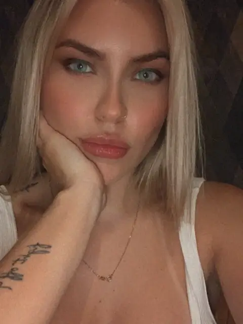 L bia Ximenes OnlyFans profile