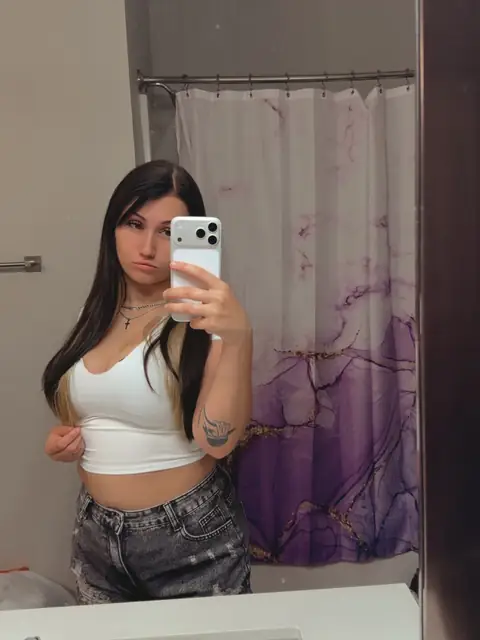 Isila Mackenzie (Free Account) on OnlyFans
