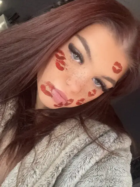 Ells on OnlyFans