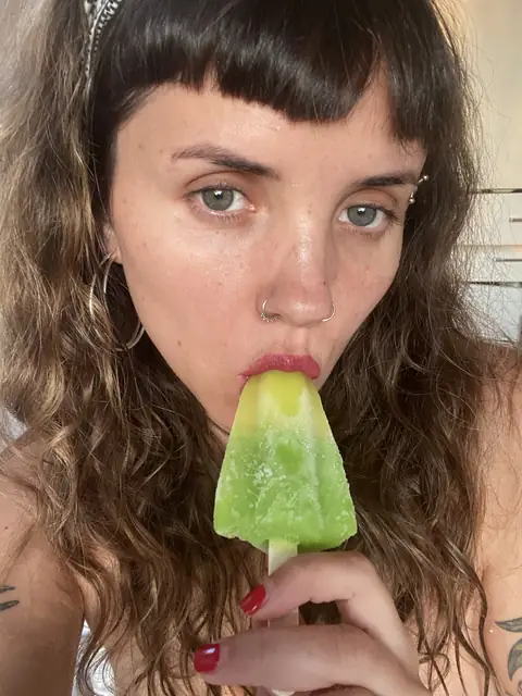 Estimada Vecina on OnlyFans