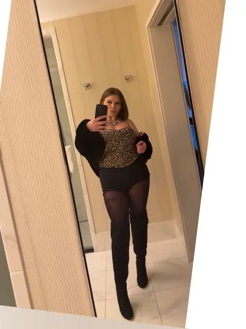 dmV on OnlyFans