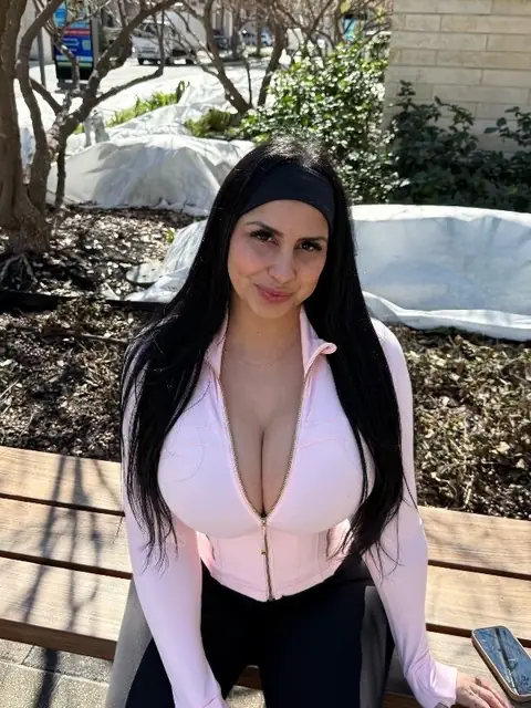 Liv s Free Page on OnlyFans