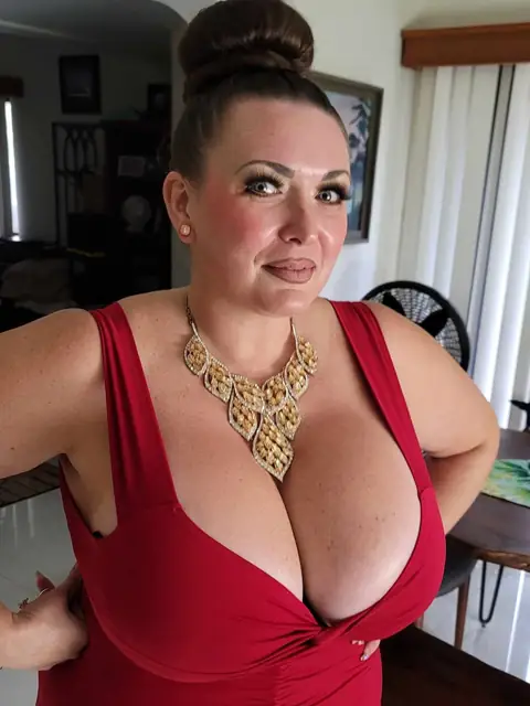 Avalon Adams on OnlyFans