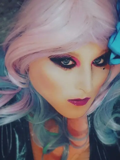 Lola on OnlyFans