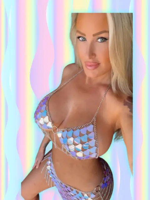 Jessica Barton Let's play on OnlyFans