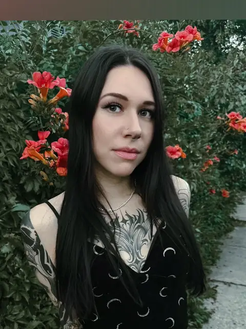 Lola Sparks on OnlyFans