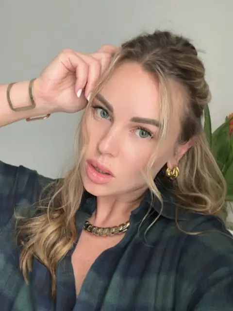 Anna Charming on OnlyFans