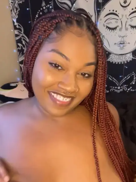 THEE LEESHA BUNZ OnlyFans profile
