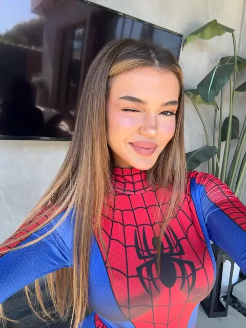 LUNA ELLIE on OnlyFans