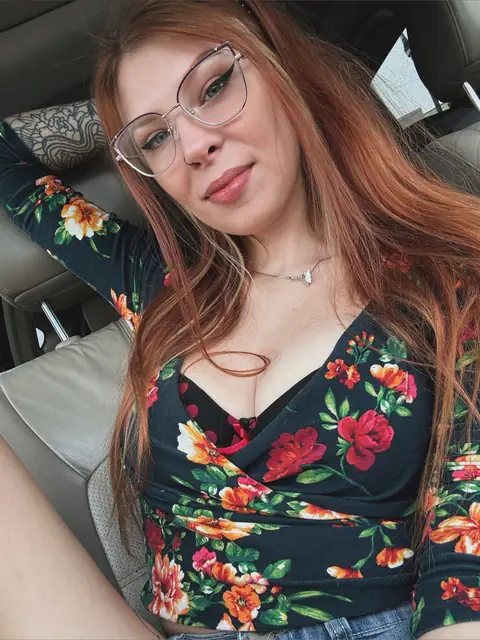 Leslie Lux OnlyFans profile