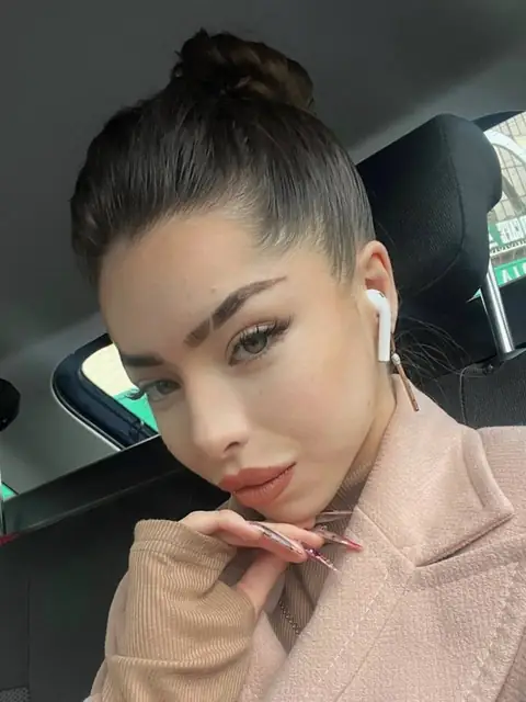 Julia OnlyFans profile