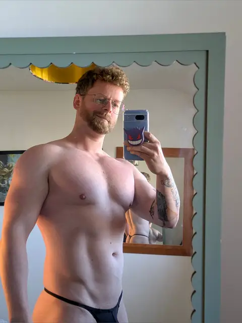 Gaymer versatile on OnlyFans