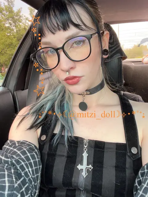Mitzi on OnlyFans