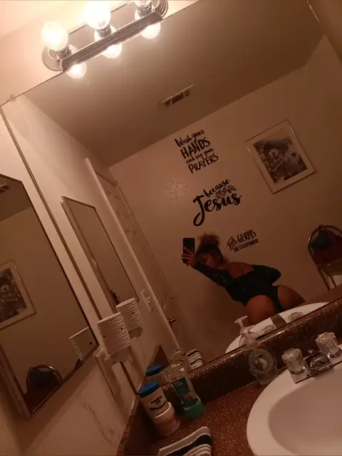 Des on OnlyFans