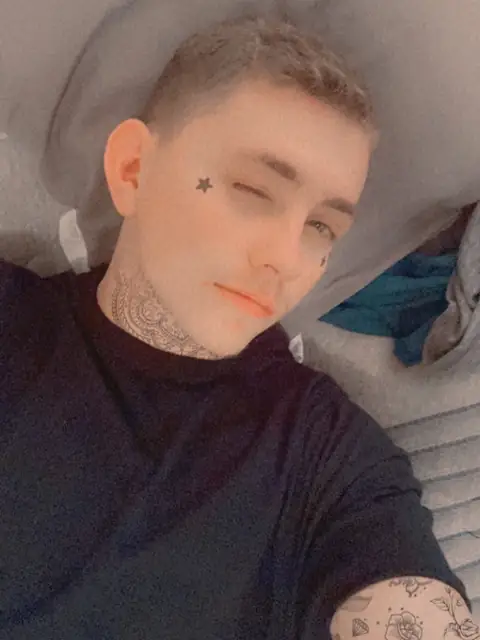 Oliver Ross on OnlyFans