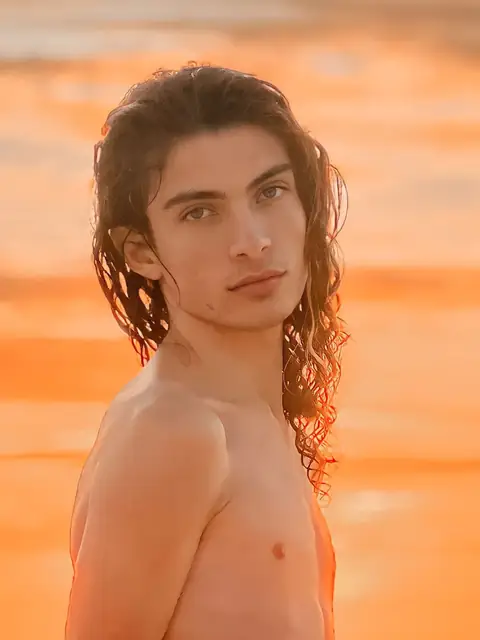 Mike Almeida on OnlyFans