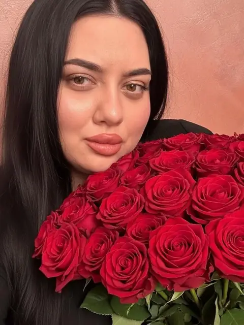 Raluca - Elena Glodeanu on OnlyFans